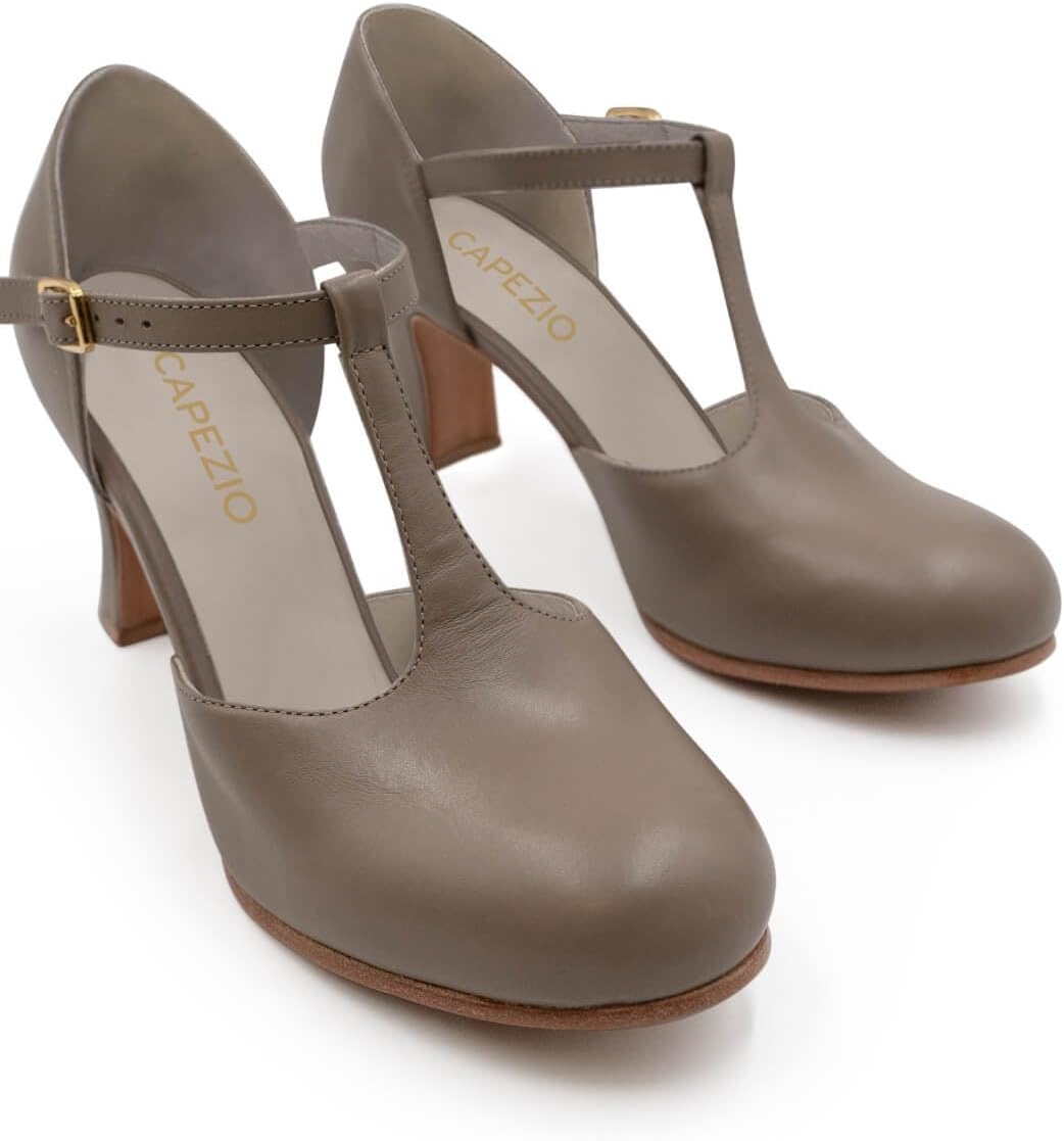 Capezio Women's Chorus Character Shoe