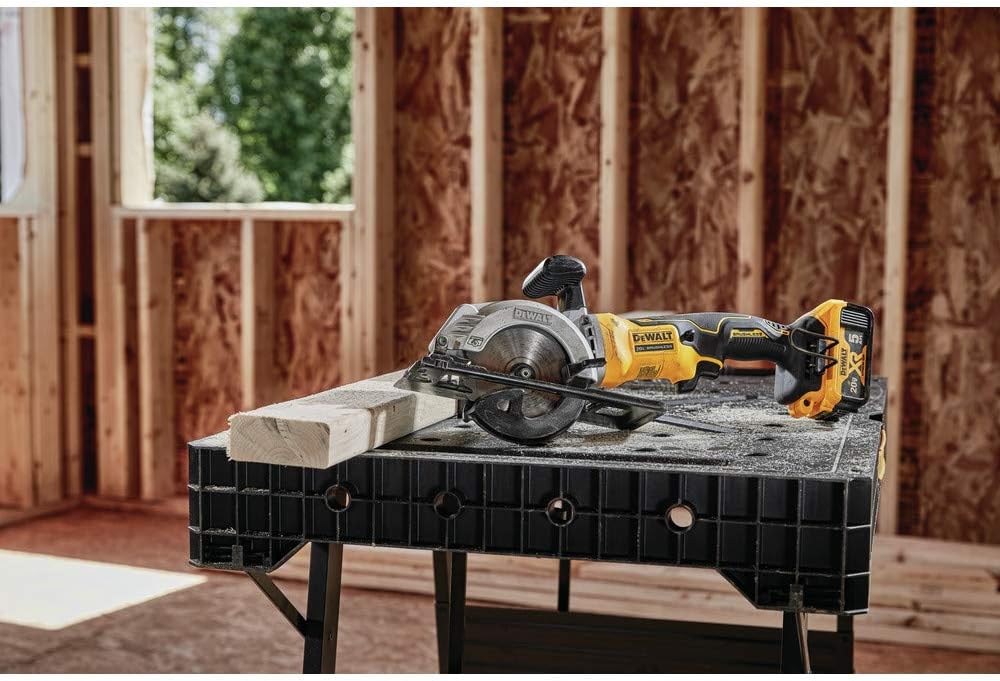 DEWALT ATOMIC 20V MAX* Circular Saw Kit, 4-1/2-Inch (DCS571P1)