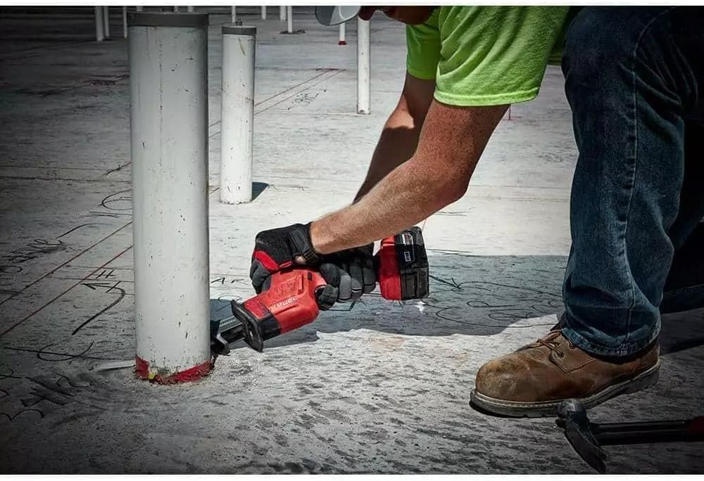 2719-21 for Milwaukee M18 Fuel Reciprocating Saw Kit Length 14 in Height 7 in Width 3.31 in