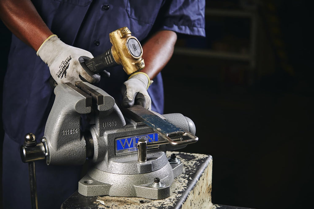 Wilton Tradesman Bench Vise, 8' Jaw Width, 7' Max Jaw Opening, 4-3/4' Throat (Model 1780A)