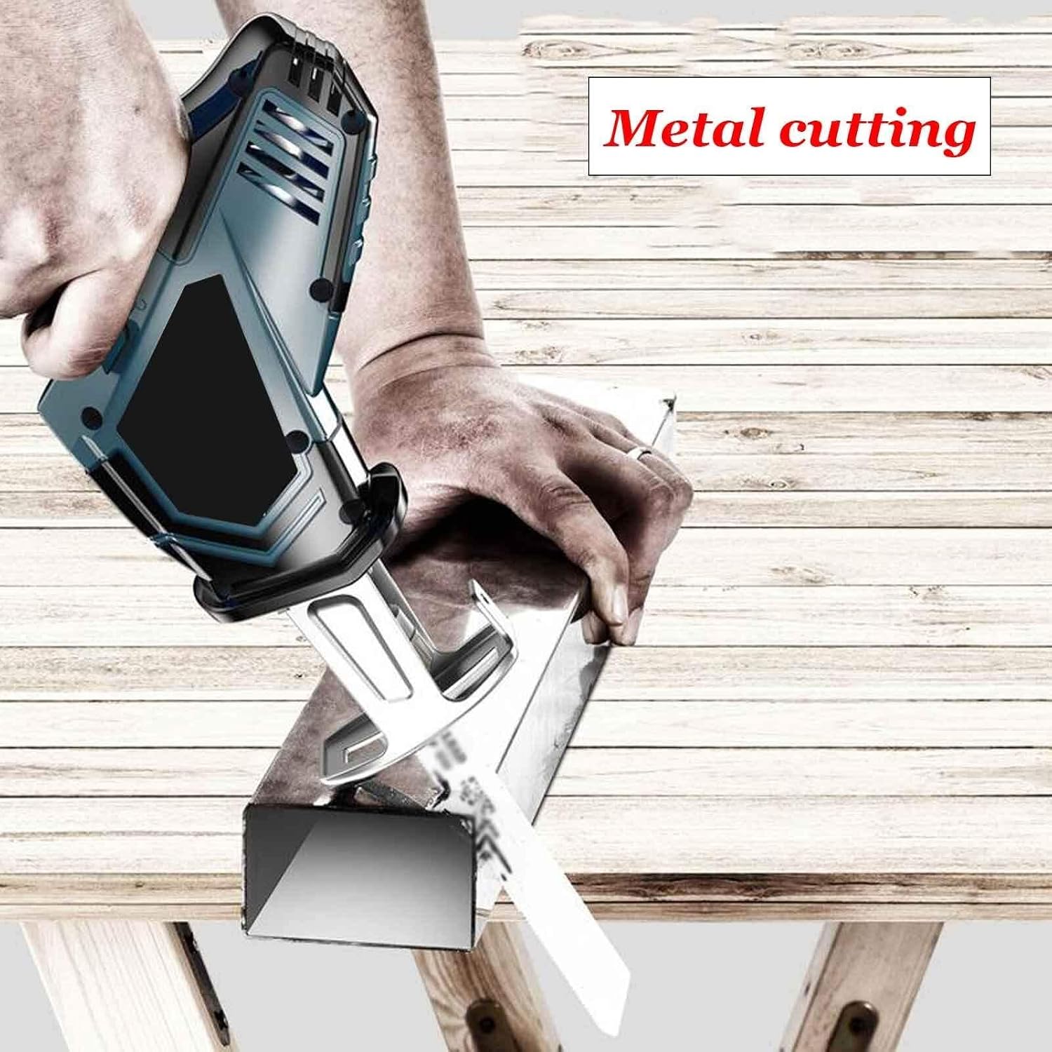 12V Reciprocating Saw Mini Cordless Electric Chain Saw Rechargeable Household Cutting Electric Saw is Light