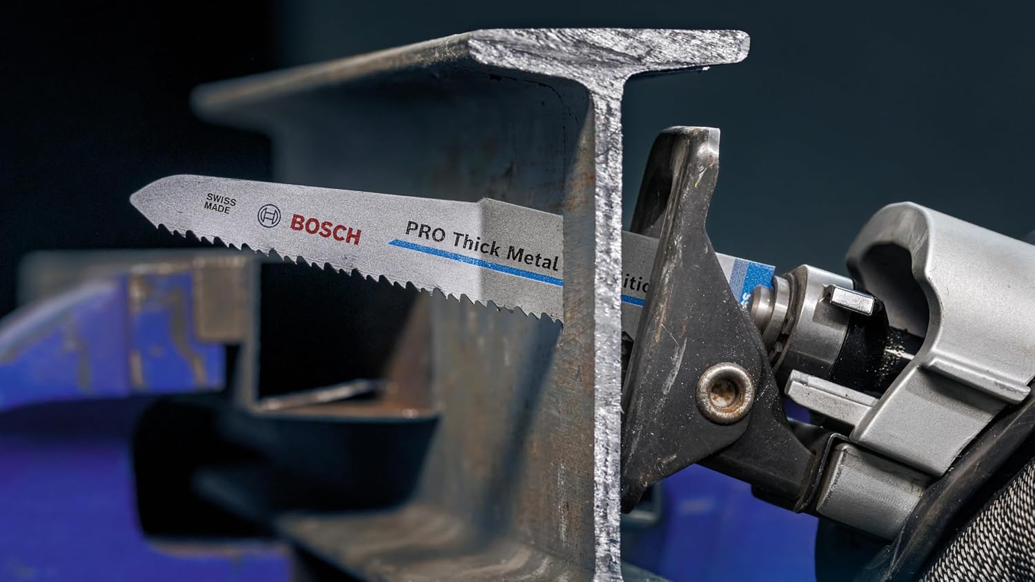 Bosch 100x PRO Thick Metal S1130CF Demolition Reciprocating Saw Blade (for Metal Pipes and Profiles, Non-Ferrous Metals, Length 225 mm, Professional Accessory Reciprocating Saw)