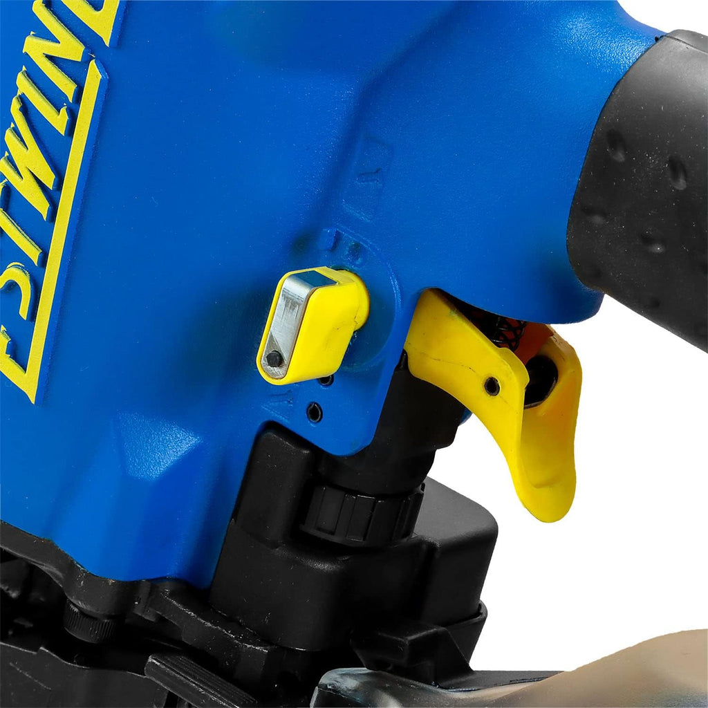 Estwing ECN65 Pneumatic 15 Degree 2-1/2' Coil Siding Nailer with Adjustable Metal Belt Hook, 1/4' NPT Industrial Swivel Fitting, and Bag