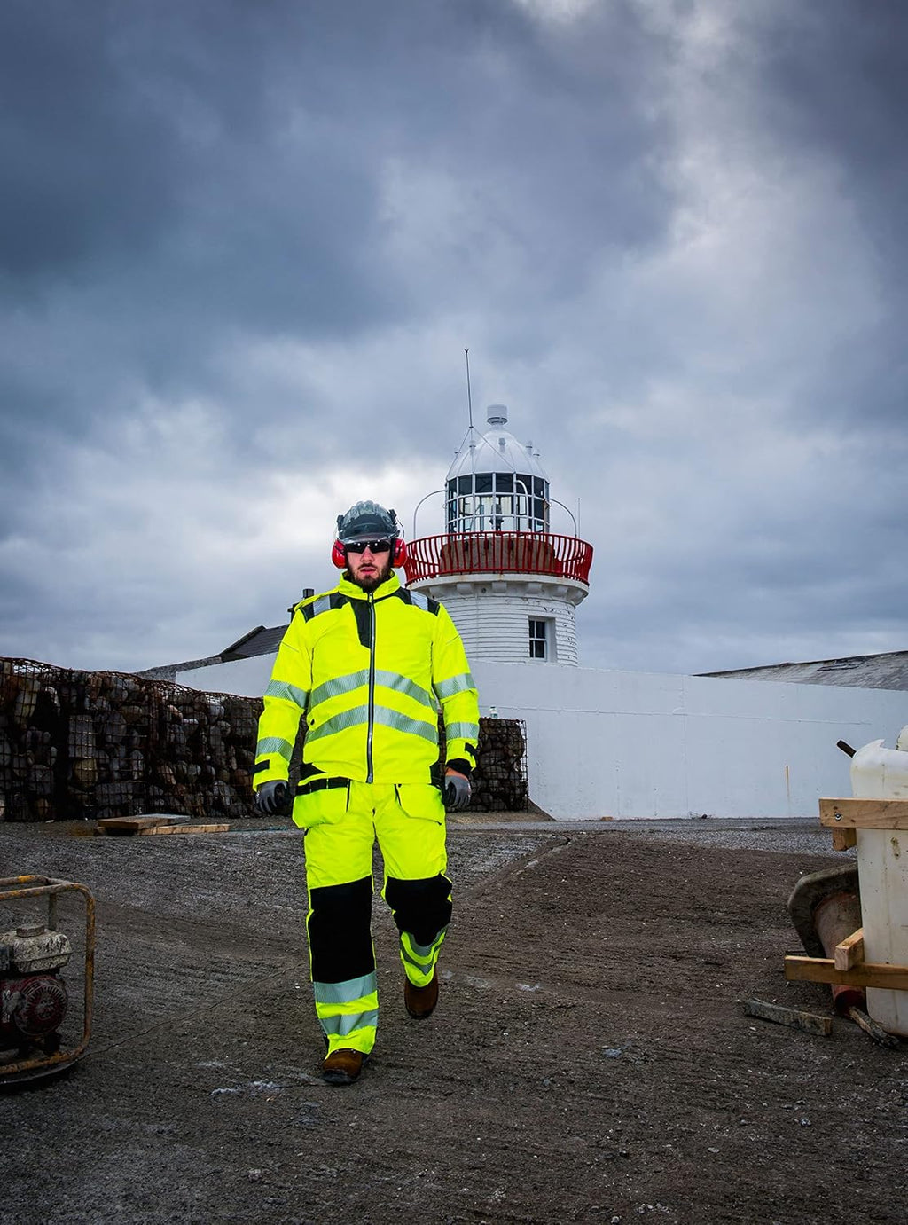 Portwest PW3 Hi-Vis Winter Jacket Work Safety Protective Reflective Waterproof Coat ANSI 3, Medium