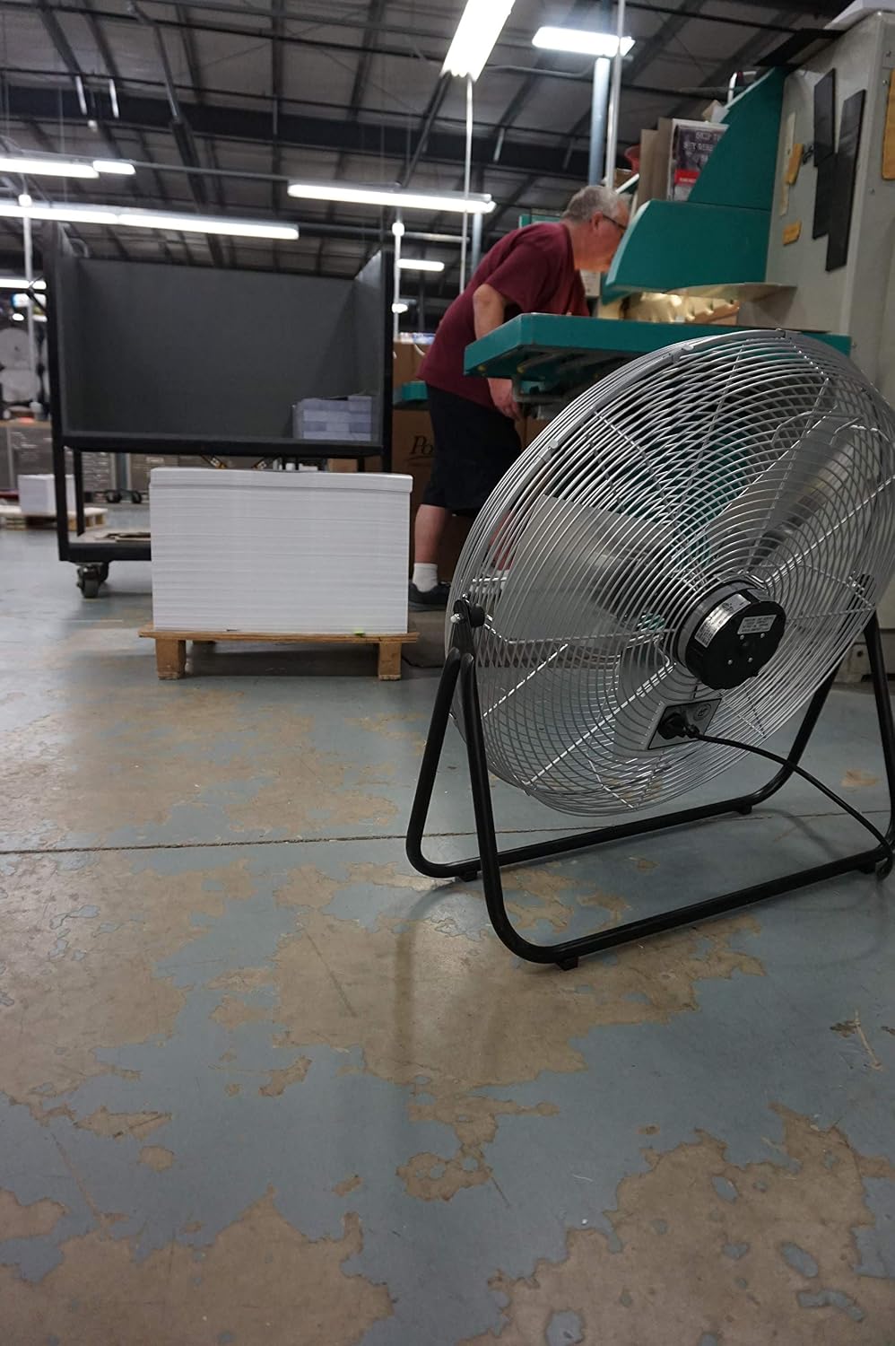 TPI Corporation F24-TE 24' Heavy Duty Floor Fan — 3 Speed Industrial Workstation Shop Fan — Commercial Grade Air Circulation Fan — 120v Single Phase