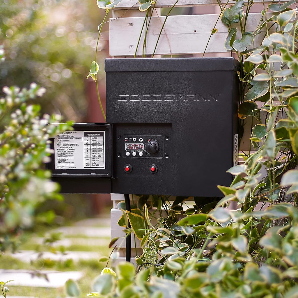 GOODSMANN Low Voltage Transformer Low Voltage Landscape Lighting Spotlight Outdoor Transformer with Photo Eye and Timer 120V Input 12V Output (600 Watts)