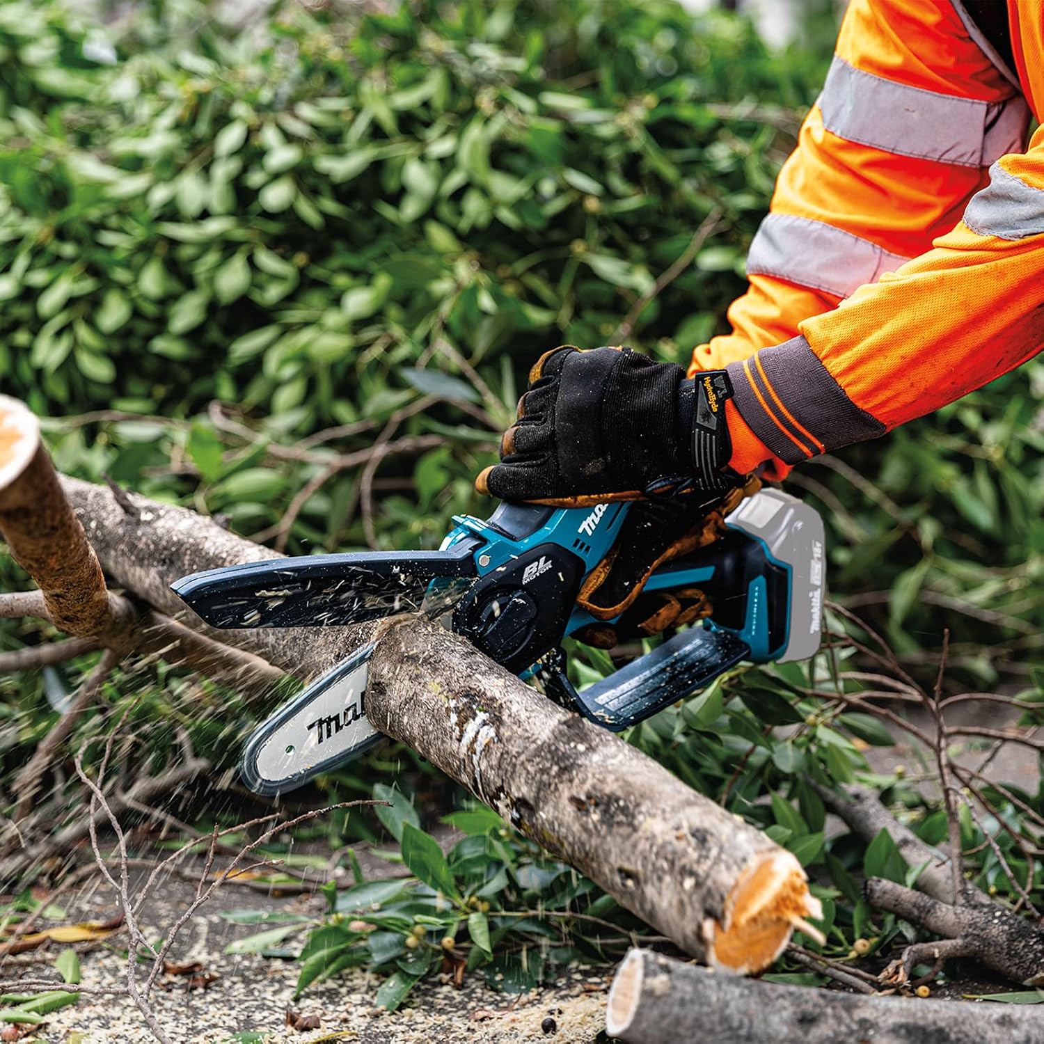 Makita DUC150Z 18V Li-ion LXT Brushless 150mm Pruning Saw, Batteries and Charger Not Included
