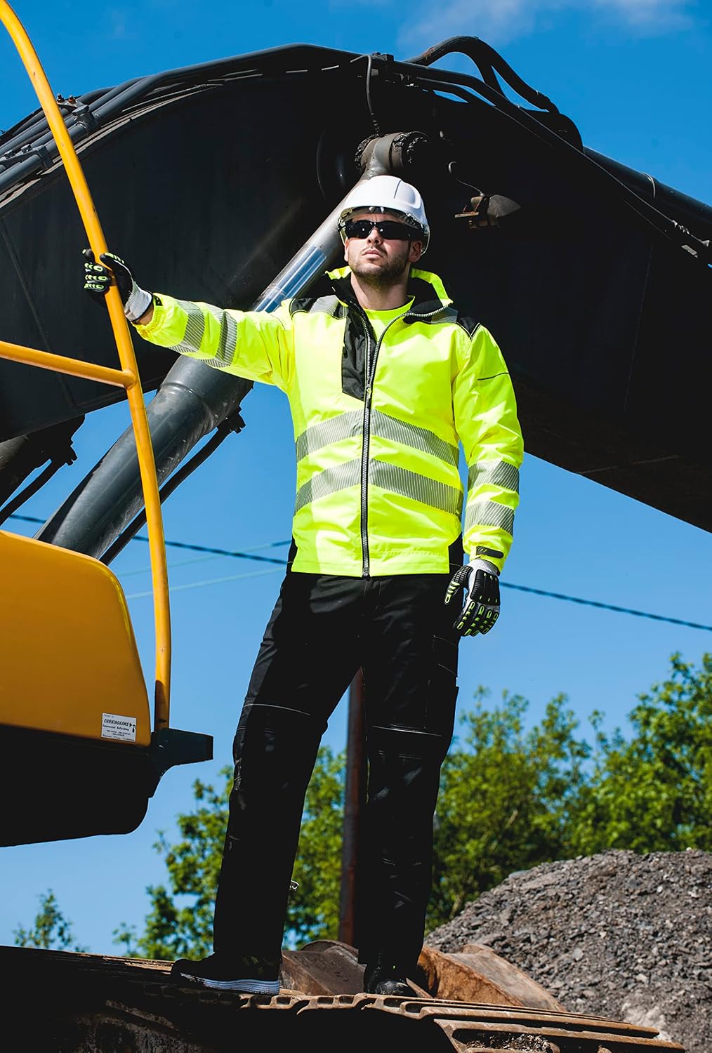Portwest PW3 Hi-Vis Winter Jacket Work Safety Protective Reflective Waterproof Coat ANSI 3, Medium