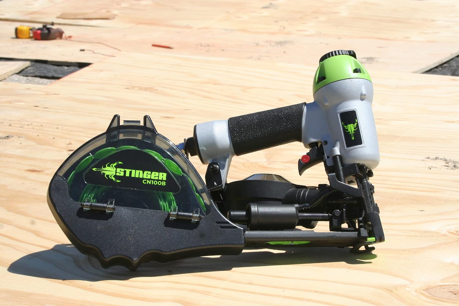 STINGER CN100B Pneumatic Cap Nailer Kit, Tool & 8000 Caps/Nails, Collated Cap Nails for Roofing Underlayment & House Wrap (0136252)