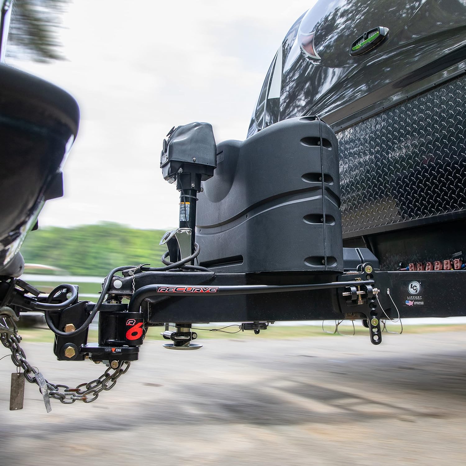 Camco Eaz-Lift ReCurve R6 600lb Camper/RV Weight Distribution Hitch -Features Premium Adaptive Sway Control & 2-5/16' Hitch Ball w/15,000lb Max Rating - 800lb Max Tongue Weight Rating (48731)